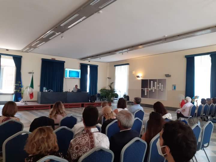 IERI, AL PARCO VANVITELLIANO DEL FUSARO. Seminario di divulgazione scientifica di psicologia e psicoterapia cognitiva: giornata interessante, non solo per il pubblico ma anche per i relatori, nel comunicare i possibili rimedi per fronteggiare questo periodo di guerra e pandemia.