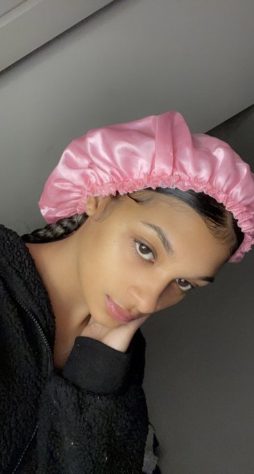 Anybody up?💕🫣 https://t.co/D7GnlsUYWJ