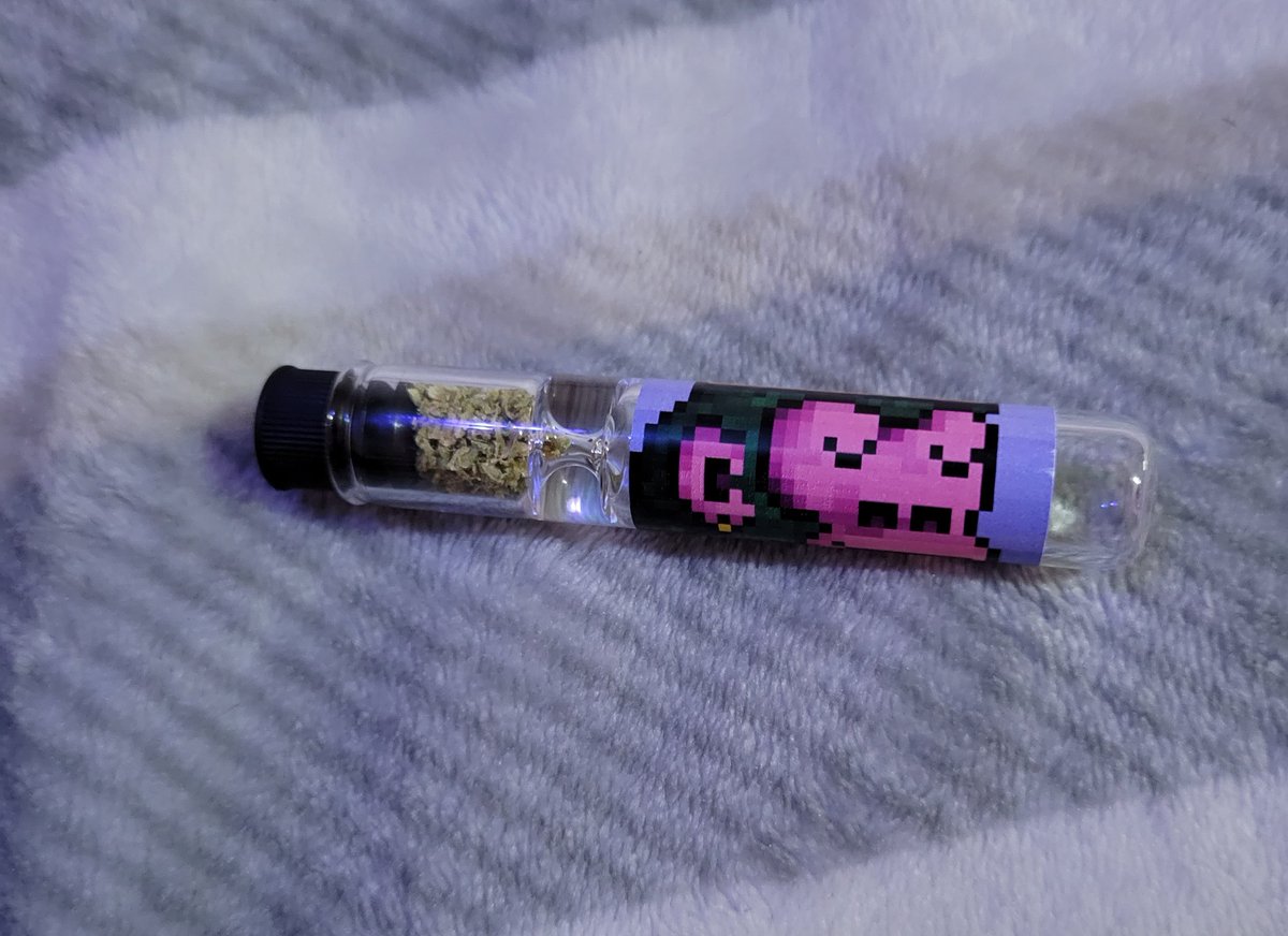 Too fried to roll one up before I touch grass, remembered I had this <a href="/CyberChillumz/">CyberChillumz by capi</a> for the save <a href="/CyberKongz/">CyberKongz</a> !ooh #kongztogetherstrong