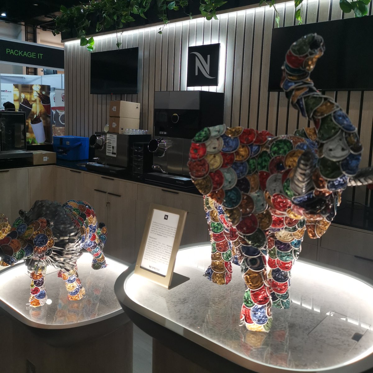 Hostex_'s tweet photo. And... We're open! We're so excited to welcome the industry back. These and many other exhibitors are waiting to show you their products and services. Register now on https://t.co/R6fvx26p3d. Show open from 9h30 to 16h30. See you here!
#hostex2022 #hostex #B2B #expo #hospitality https://t.co/iHWsZDMPcO