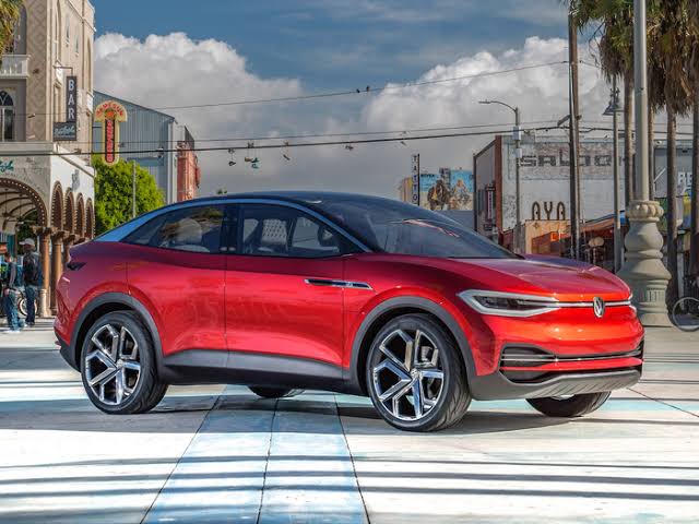 jkamugisha's tweet photo. How much are these @Tesla family cars. I am ready to get onto the electric car journey. @KiiraMotors just posts pictures and after all these years I don't see a dealership for these cars...#SaveEnvironment #SaveMyPocket https://t.co/rrv8hdnABH