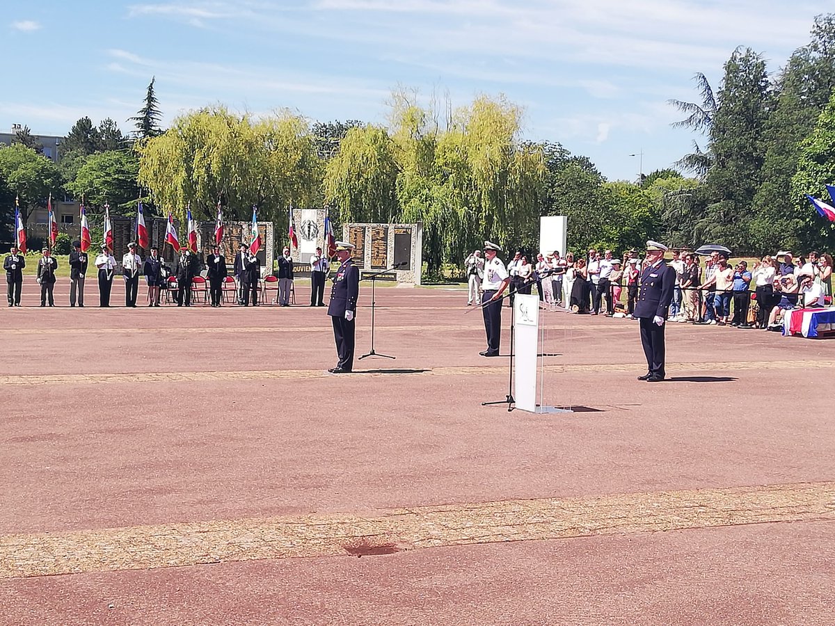 Des actions inspirantes pour cette 30e promotion d'élèves #infirmiers qui ont guidé le choix de leur devise « Audacia Ducit ad Victoriam » - L’audace mène à la victoire.

Bravo à tous nos baptisés pour cette étape importante de leur #carrière.👏

#EPPA #CohésionDéfense #FiertéSSA