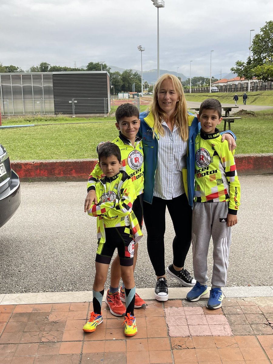 ClubCColindres1's tweet photo. Excelente trabajo el realizado ayer con nuestros peques de escuelas del equipo Racer Motor https://t.co/QIlf8GzhWR