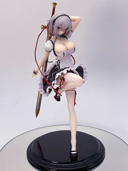 【フィギュア紹介】
アズールレーン シリアス 軽装ver.
アプリをプレイしたことはありませんがMMDで
いつも世話になっております。
アズレンのフィギュアを買うのは初めてですね。
メイド服をじっくり拝みたかったので艤装が
付いていないタイプを選びました。 
