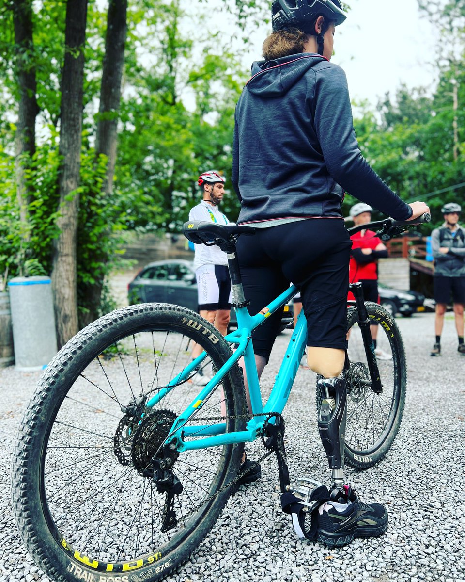 Vanmorgen staat mountainbiken op het programma. De fietsen zijn aangepast en iedereen kan opstappen. Thnx <a href="/tbernard/">Bernard Tay</a> &amp; @ottobock_benelux voor de support!

#dvdzfoundation