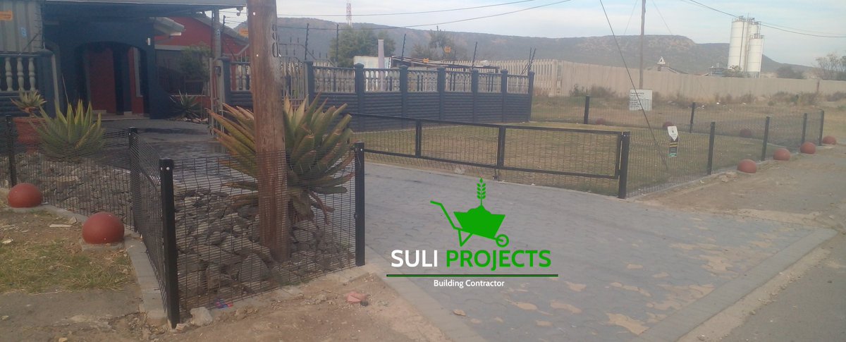 SuliProjects's tweet photo. ClearVu boundary fence with gate installation.😍
White City, Ladysmith, KZN.
#suliprojects #Clearview #fencing #buildingconstruction 

📍Eskebheni, Colenso KZN. 
📍Ridgeview, Durban KZN. 
📧chunuz@yahoo.com 
☎️0798367035 Macingwane. https://t.co/GMAcKqWCpv