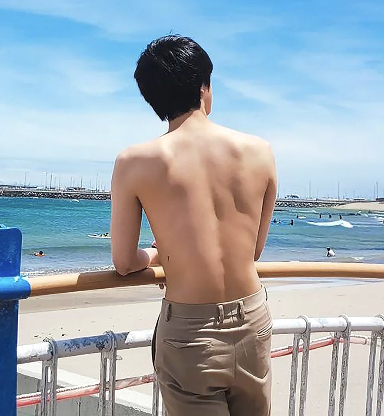 FWKqglTacAAV7YK?format=jpg&name=large