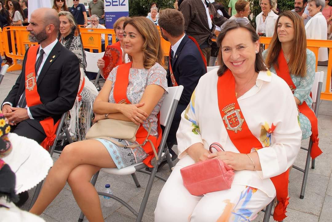 CsHuescaProv's tweet photo. 🍊 Nuestra portavoz en el @AytoJaca, @MatildeCampo5, ha participado este fin de semana en los actos programados con motivo de las fiestas patronales en honor a Santa Orosia y San Pedro en esta localidad. https://t.co/z6KnMHSYTP