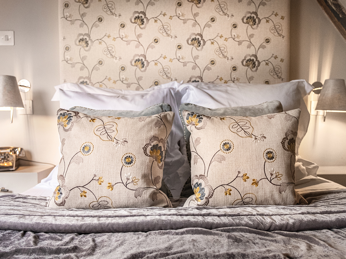 GreatHouseHotel's tweet photo. Sundays are meant for enjoying a nap in a comfy bed after a gentle stroll around the countryside… https://t.co/HmixLCLt4X