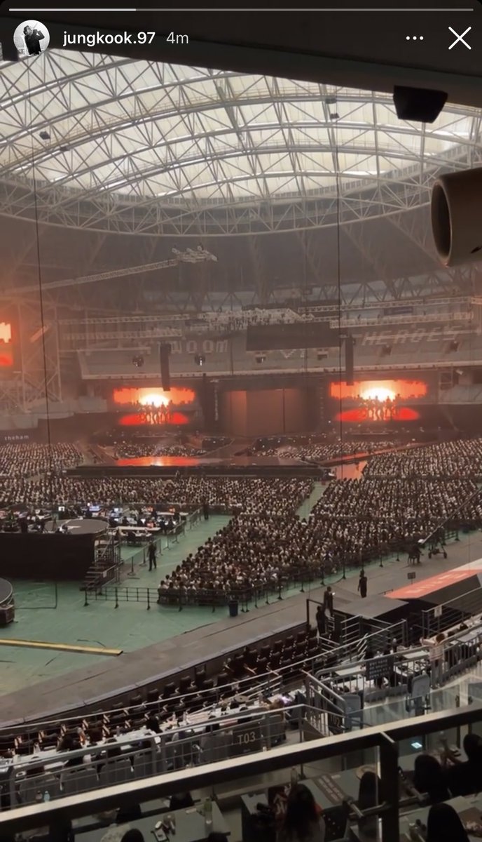 kookienoie's tweet image. Jungkook foi no show do seventeen 🥺