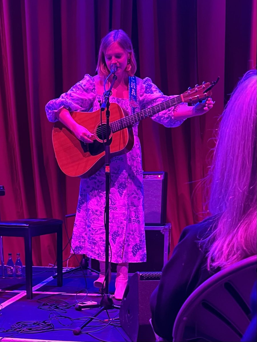simrow's tweet image. About 50 people at yesterday’s @courtneymamusic show in Sligo. So they closed the auditorium and sat us on the stage. Fantastic to be sat so close. She was wonderful.
