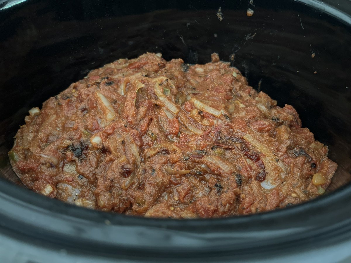 MickJayPlays's tweet photo. Chicken tinga in the slow cooker. Now it’s me going, “OMG HURRY UP!!!” for the next 4 hours. 🤣 #chickentinga #tinga #slowcooker #crockpot https://t.co/eRSoybiaKv