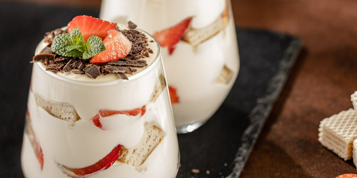 Dedicated to our Coconut lovers! We celebrate the National Coconut Day with our delicious dessert made only with 4 ingredients: Yogurt, strawberries, Coconut Quadratini and pure goodness! Check our online shop to get 15% OFF 
loackerusa.com/assortment/pro…