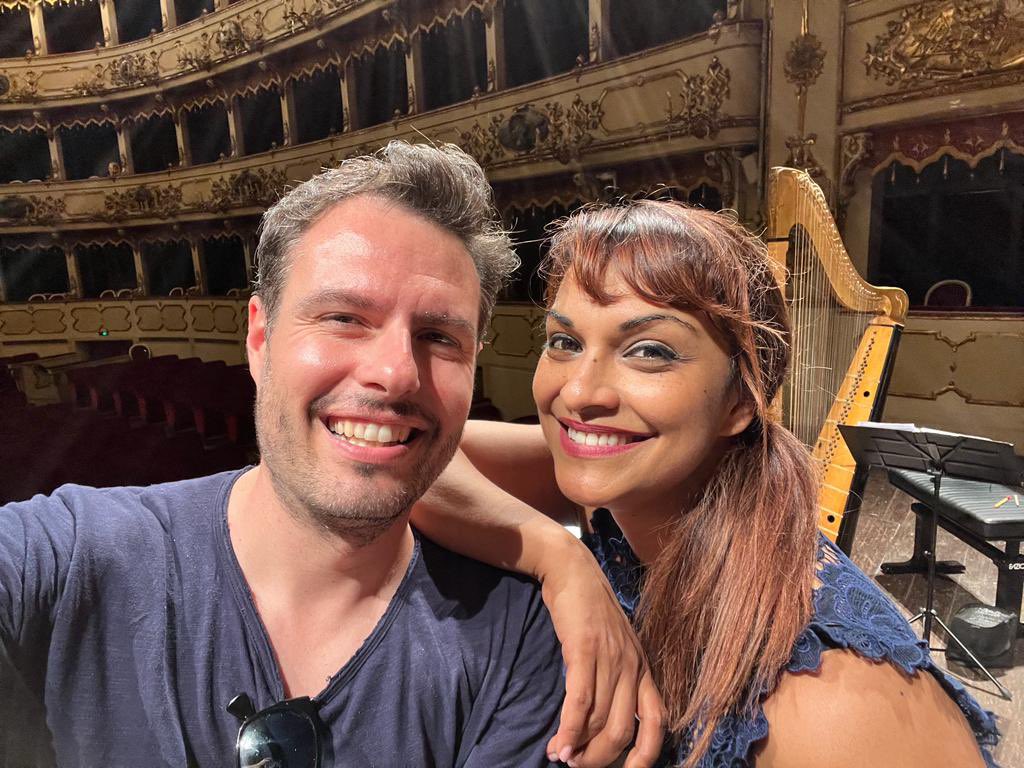 Raffaele Pe (@raffaele_pe) on Twitter photo Ready to Barock with <a href="/Danielledeniese/">Danielle de Niese</a> & La Lira di Orfeo 😎
#solomonteverdi closes tonight the #MonteverdiFestival at <a href="/ponchielli_cr/">Teatro Ponchielli di Cremona</a>! Can’t miss! 🔥 Ready to Barock with <a href="/Danielledeniese/">Danielle de Niese</a> & La Lira di Orfeo 😎
#solomonteverdi closes tonight the #MonteverdiFestival at <a href="/ponchielli_cr/">Teatro Ponchielli di Cremona</a>! Can’t miss! 🔥