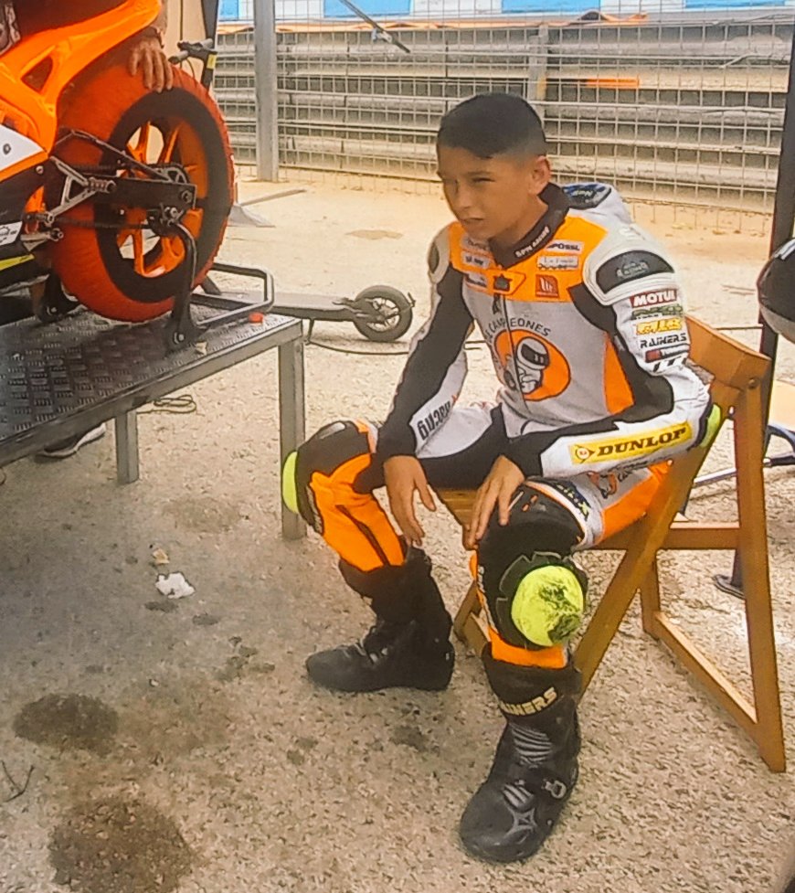 RT. La carrera de #YONI23OFFICIAL pende de un hilo,necesitamos ayudas urgentes hay que seguir entrenando para la próxima carrera en Cartagena animamos a empresas y a particulares  #AyudarNosHaceBien #elmotorista #Moto3 #MotoGPxESPN #Carola #InfluencerHack #InfluencerMarketing