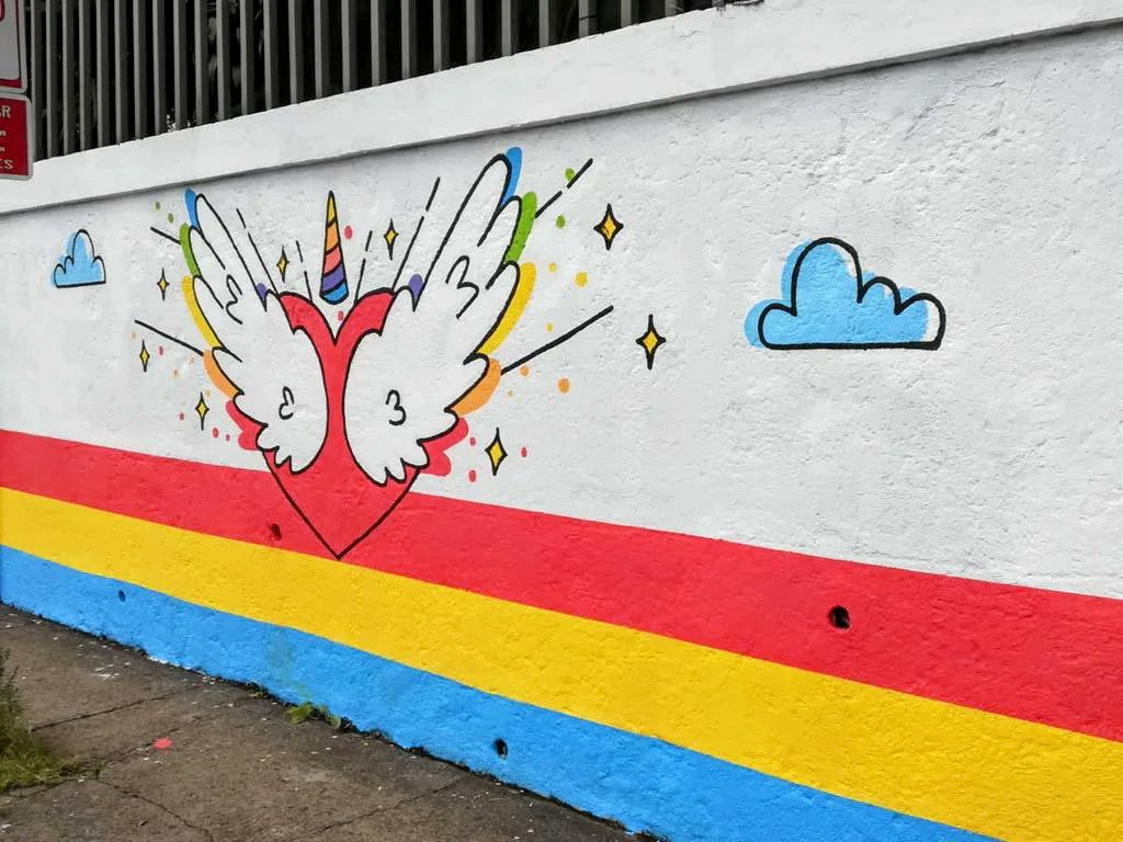 CasaRara2's tweet photo. Conocé hoy el mural de Casa Rara: Familia es quien te respeta y te cuida. Está a 100 metros este del KFC en Los Yoses.

Info de quienes lo realizaron en nuestro Instagram https://t.co/2a7abLjl3c
#CasaRara #SomosFamilia https://t.co/x8m8ZIkk9n