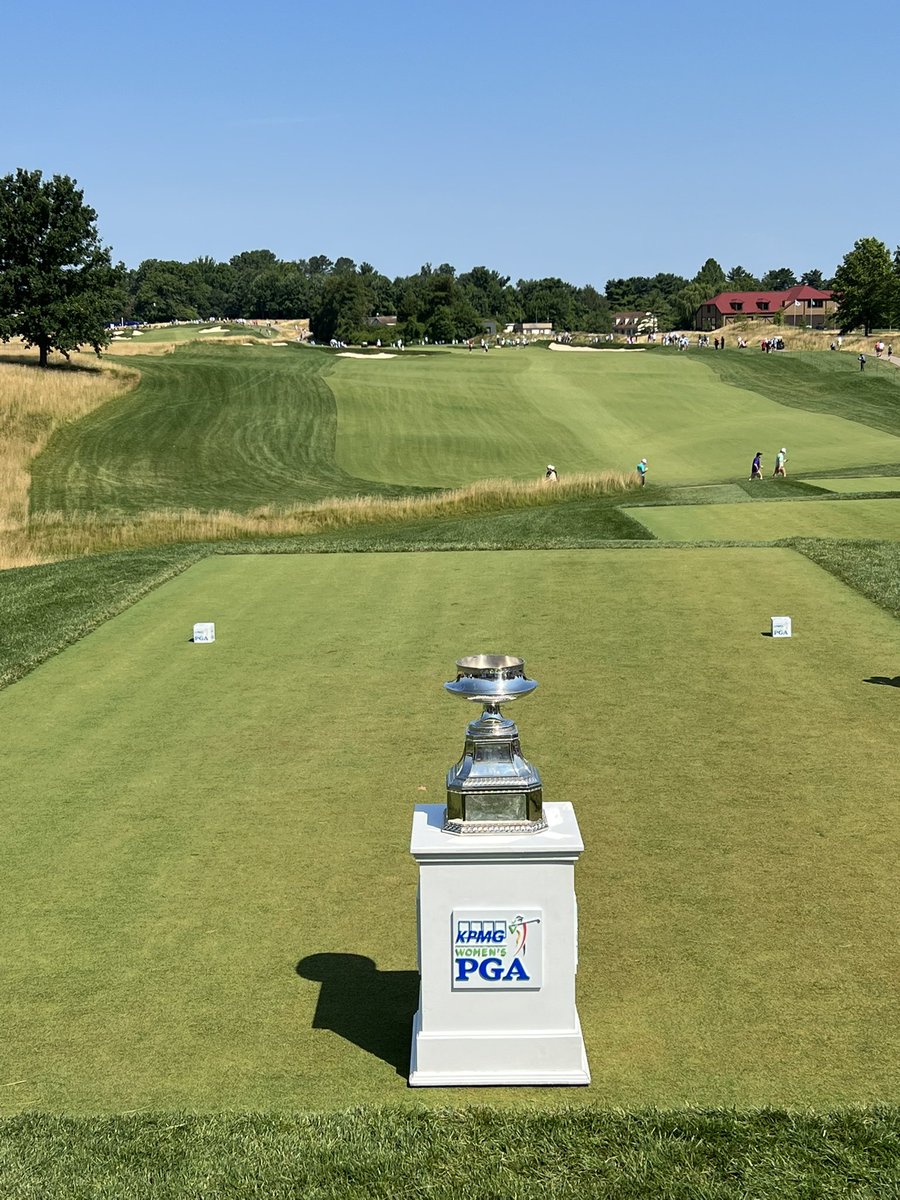 It’s 2022. The purse is $9M. I can’t explain to you why fans can’t watch every shot of the final round of a women’s major. In Gee Chun trying to win her third different major. Lexi trying to win for the first time in 50 LPGA starts. 

It’s maddening.