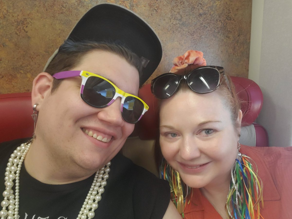 definitelyKerri's tweet photo. We cute af #nothetero #HappyPride https://t.co/7dwLfNpzuF