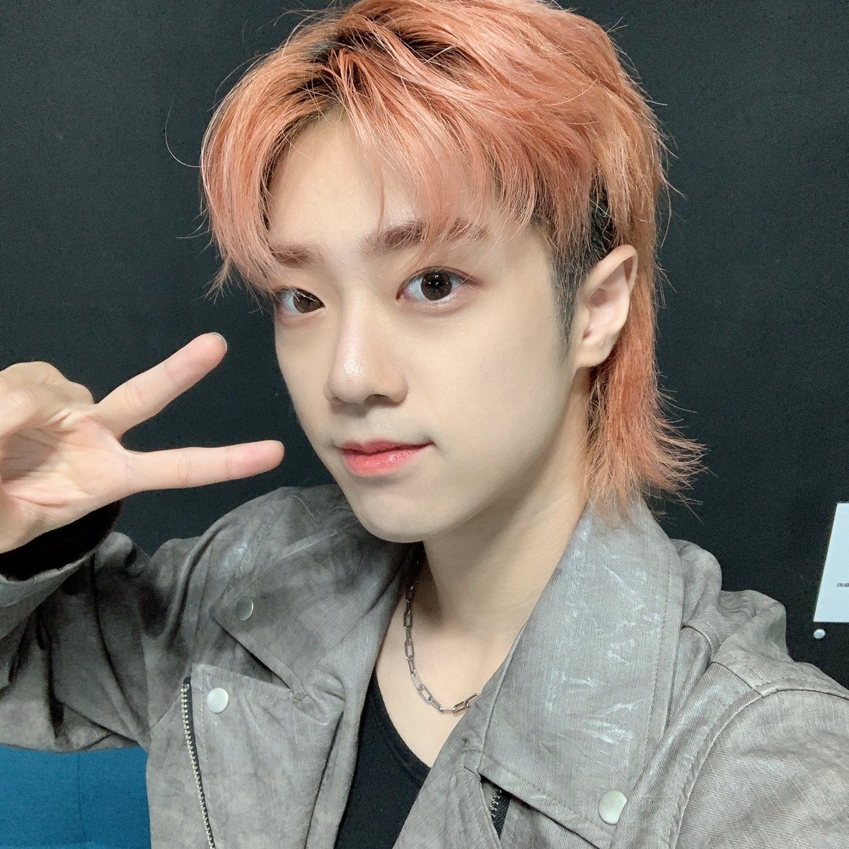 HelloPAPD's tweet photo. 황금 비쥬얼을 가진 못하는 게 없는💗🎉
다재다능한 아티스트 ‘하민(HA MIN)’을🤩
소개합니다~ 보면 볼 수록 기분 좋은 에너지
가진 ‘하민’ 많이 사랑해주세요🌈💗
#APRPROJECT #하민 #HAMIN
#파인애플스튜디오 #PINEAPPLESTUDIO
❤️ https://t.co/Wmeb5VQXmY
💜 https://t.co/nMJFHrXea8 https://t.co/FgGcPUztII