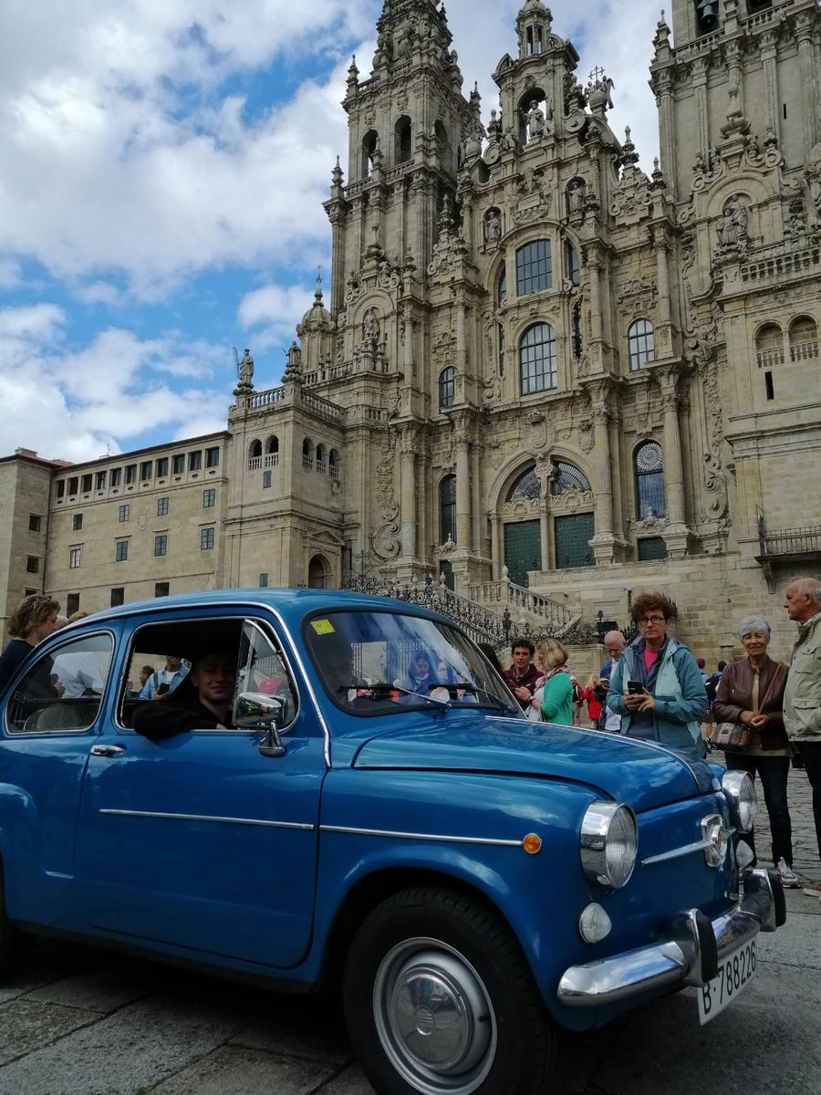 seat600eventos's tweet photo. A las 21:30 cena y entrega de recuerdos en el Parador de turismo de la ciudad. 
En total han sido 771 kms desde cuando empezamos el Miércoles en Logroño hasta hoy Sábado en Santiago de Compostela.

#Seat600 #EventosSeat600 https://t.co/dk79UPcAto