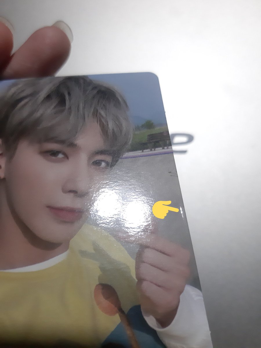 berry_merch's tweet photo. condition:

yeonjun - mint
taehyun - has minimal dents due to weverse shipping, not really visible unless put directly under the light or spotted intentionally ^^ https://t.co/PXpBkjqBbr