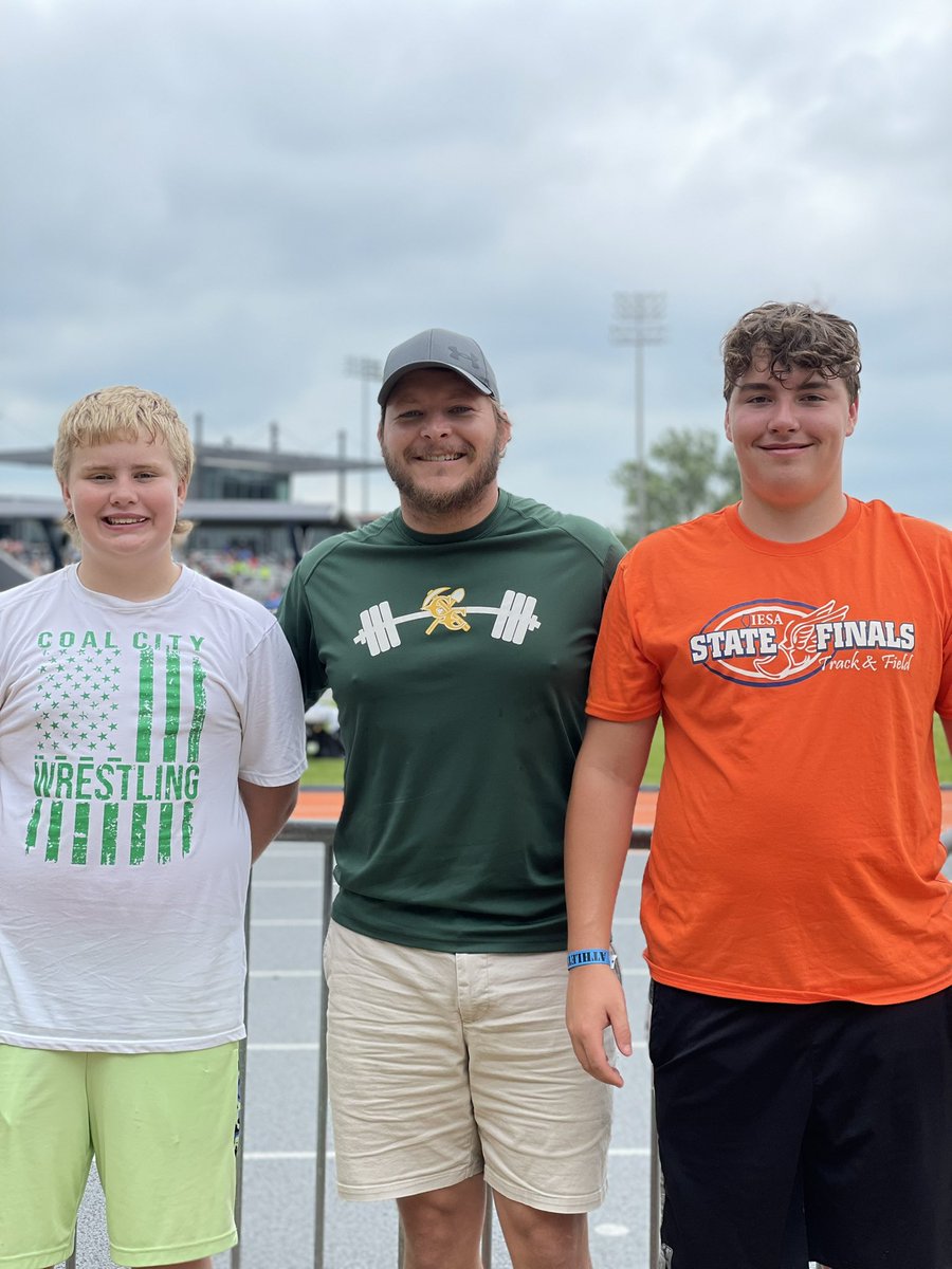 Gabriel Hamilton and Emmett Easton win GOLD in shot put today in their divisions at the USATF Illinois Association Junior Olympic Championships! Way to go boys!