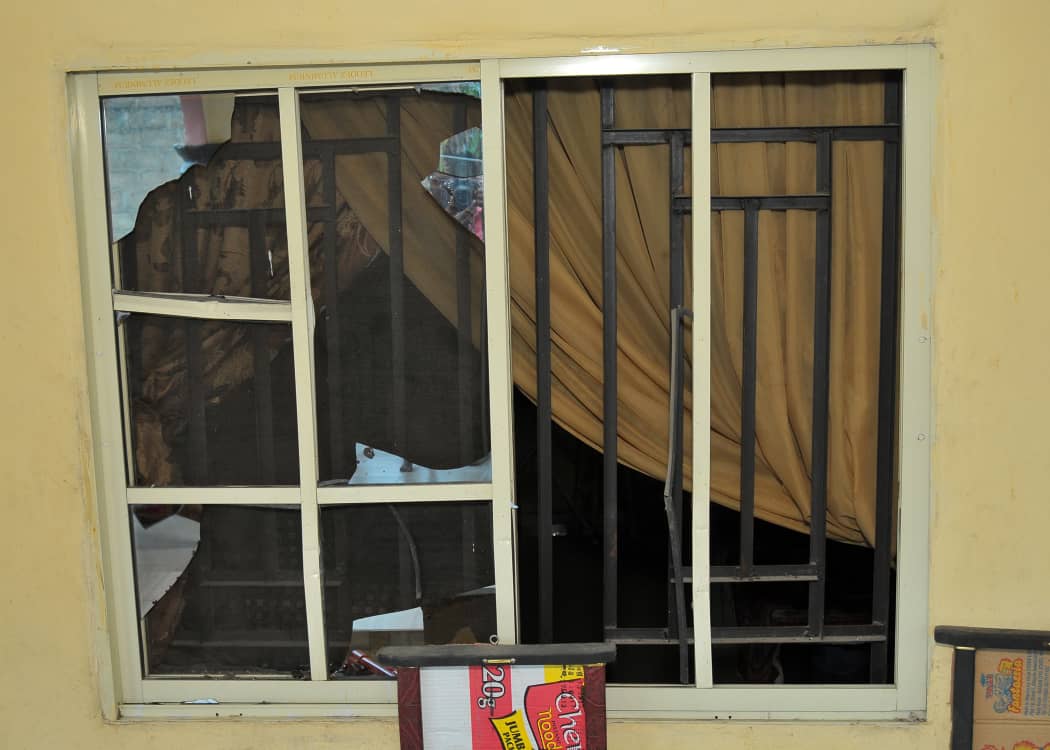 lyndiway48's tweet photo. Nigeria has happened to my mother. If there was a communal clash, what has a retired widow trying to make ends meet in her village got to do with it? the military that is supposed to protect lives is the one destroying it. Oh look at my mother's house! https://t.co/5aaJtp9yNQ