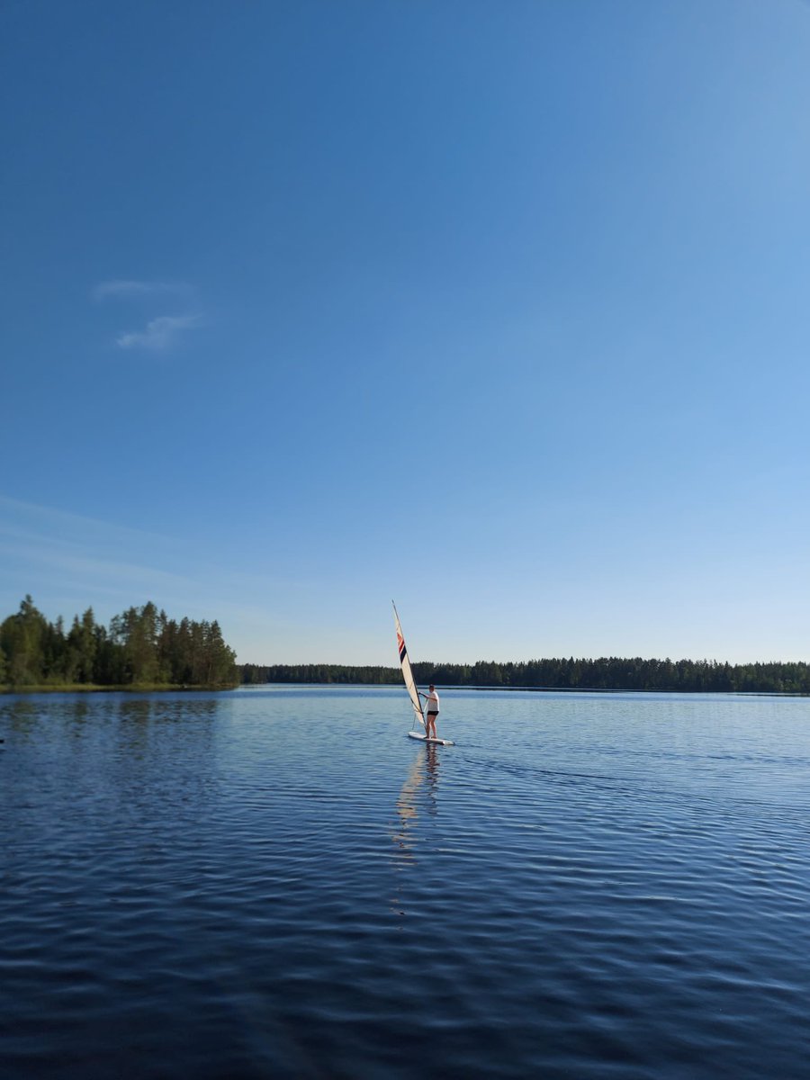 PetriMalmi's tweet photo. Vanha surffari vauhdissa. 😎 #Kesä #surffaus https://t.co/iN09jxqwjc