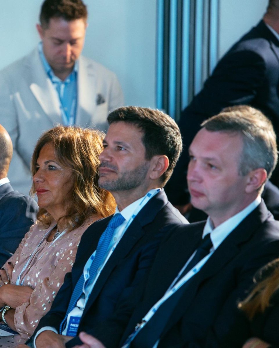 Molto lieto di essere intervenuto al 51° Convegno dei Giovani Imprenditori di Confindustria a Rapallo e onorato della presenza dell’Ambasciatore d’Ucraina in Italia, S.E. Yaroslav Melnyk 
🇮🇹🇺🇦