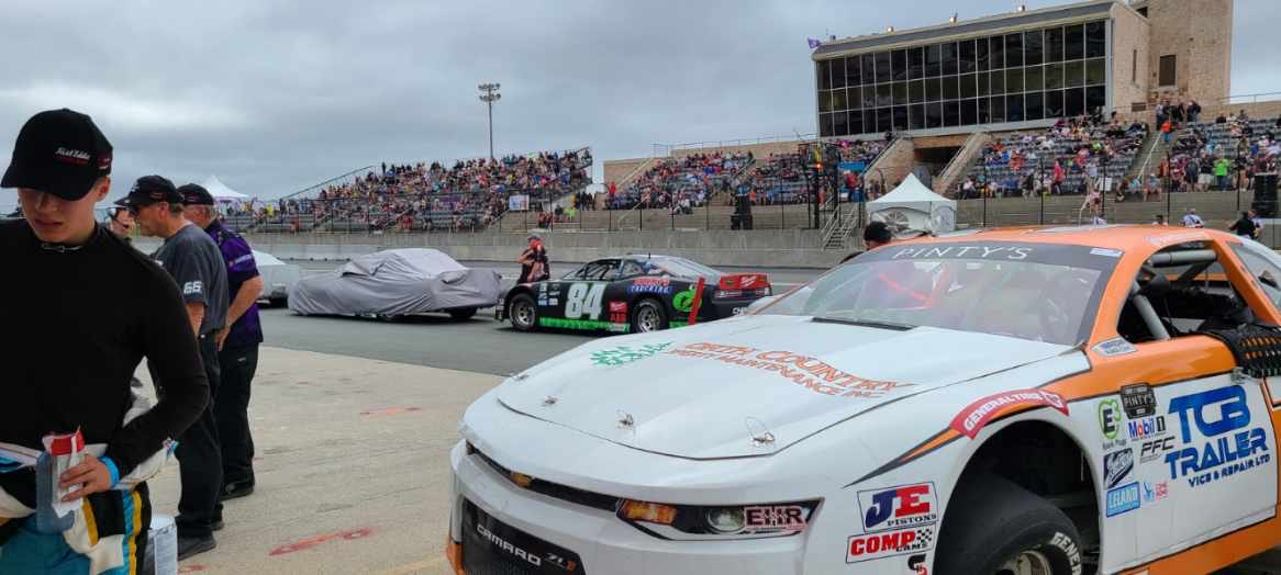 BarryWarren4's tweet image. Eastbound NASCAR delayed yesterday due to rain. But our team is ready for today.