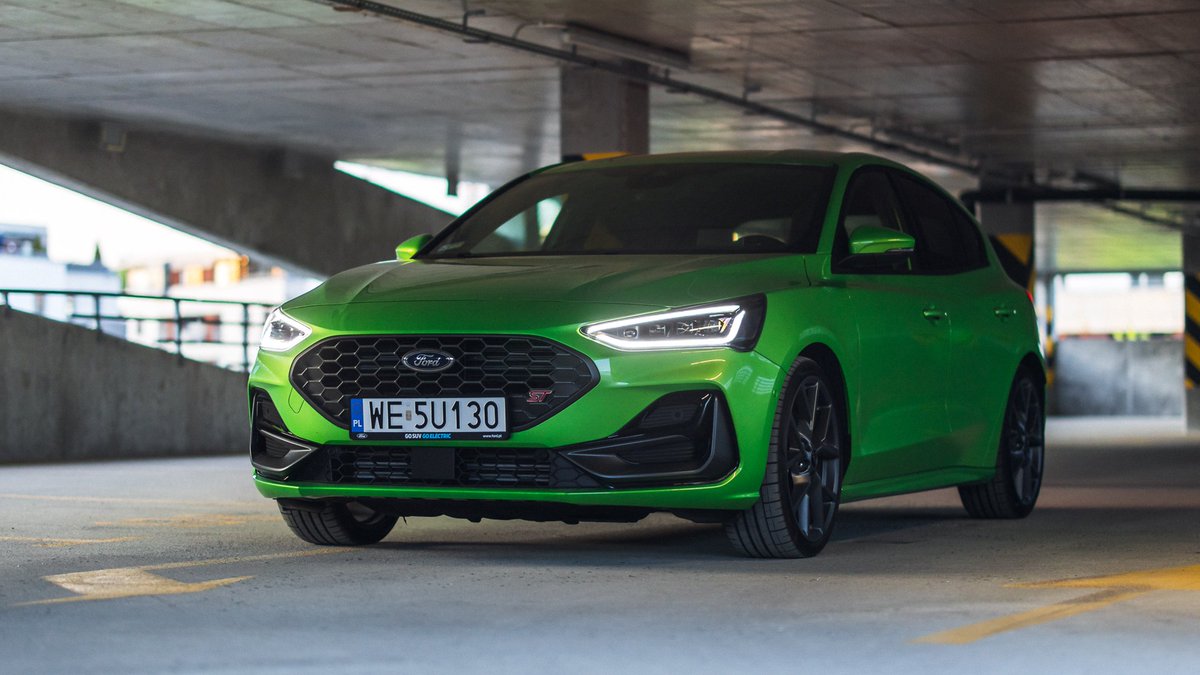 FordPolska's tweet photo. 👉#FordPolska
▫️ A dla tych, co zostali w mieście #FocusST przyłapany w Warszawie😉
#STSunday https://t.co/i5tLXDW33t