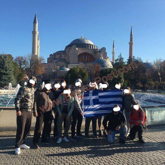 HBKonusuyor's tweet photo. Mustafa Sarıgül, Yunanistan Parlamentosu önünde Türk bayrağı açınca Yunanlılarda ona misilleme Ayasofya Camiisi önünde Yunan bayrağı açtı! https://t.co/bLhHy8LdxF