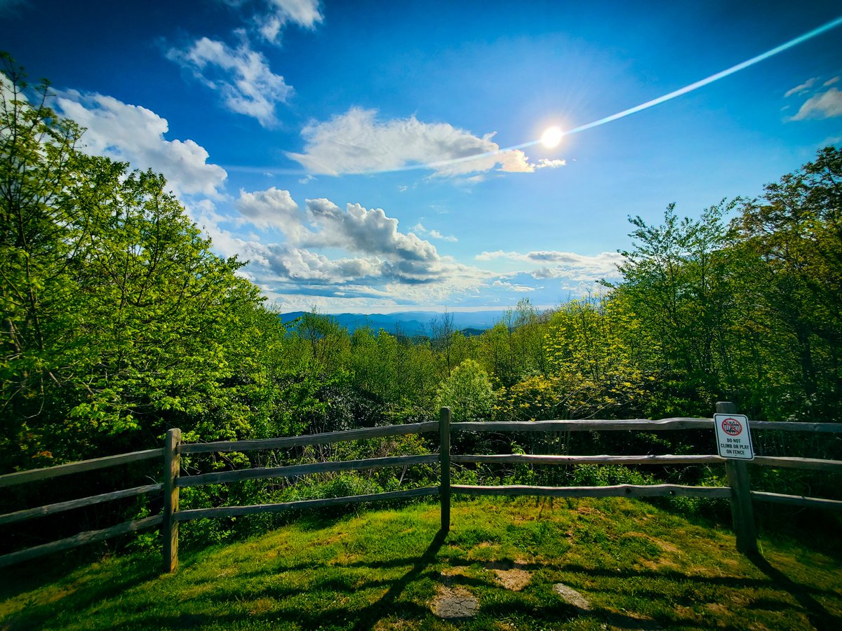 I touched grass today! My partner and I had a trek about the mountains and found a beautiful creek bed that we walked through for a half mile, and a killer view of the landscape below, from 4,500' ft. 
#adventure #mountains #SeaOfThieves