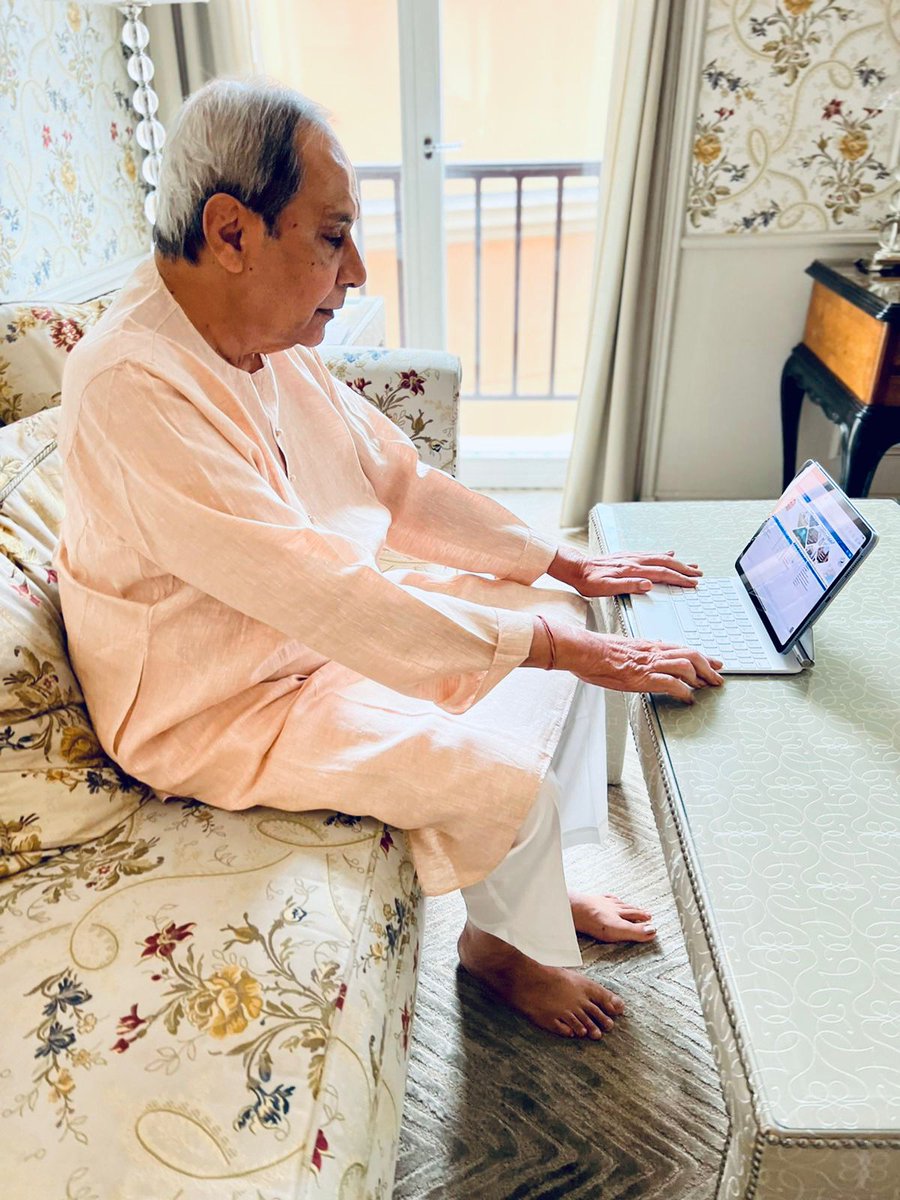 liplinfo's tweet photo. During the ongoing official visit to #Italy, CM @Naveen_Odisha logged into #Odisha Secretariat Workflow Automation System (#OSWAS) to finish up office work. The automation system is ensuring seamless functioning of Govt depts, offices under #5T model of governance. #Technologies https://t.co/JrOn6RuD2I