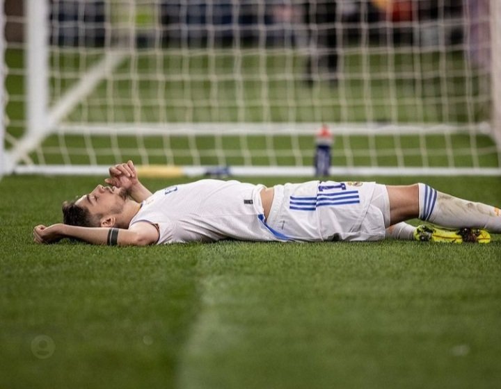 YulisRmcf's tweet photo. Llevar semanas sin ver jugar al Real Madrid es insoportable.😭 https://t.co/Ur2qJlQsVF