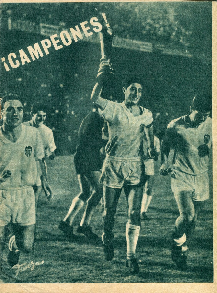 valenciacf's tweet photo. 🔙 #TalDíaComoHoy en 1963 el @valenciacf se proclamó campeón de la Copa de Ferias tras derrotar al Dinamo Zagreb en la final 🏆

#ADNVCF 🦇 https://t.co/WKf7NaXYTL