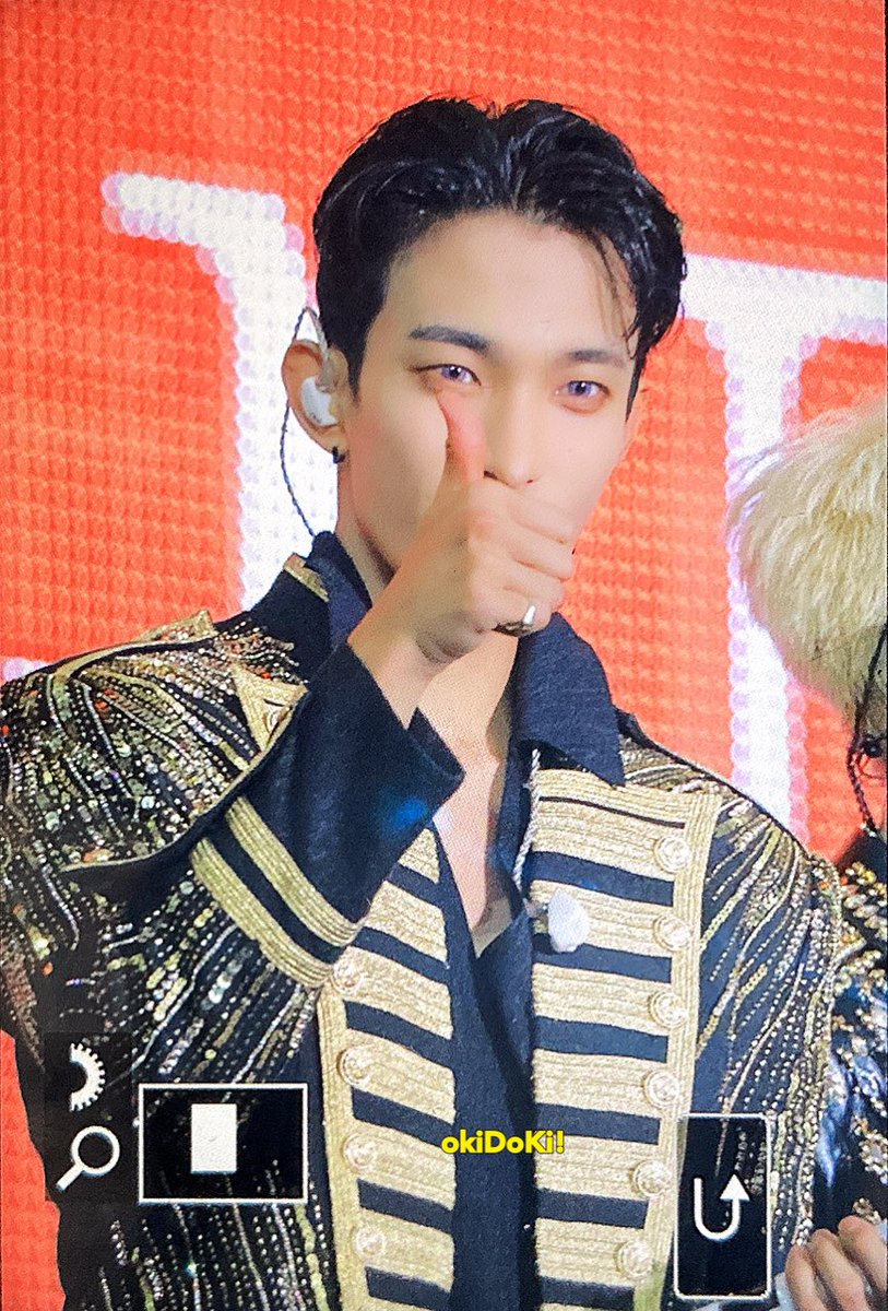 220626
#SEVENTEEN     #DK
#세븐틴     #도겸
왕댜님,,,