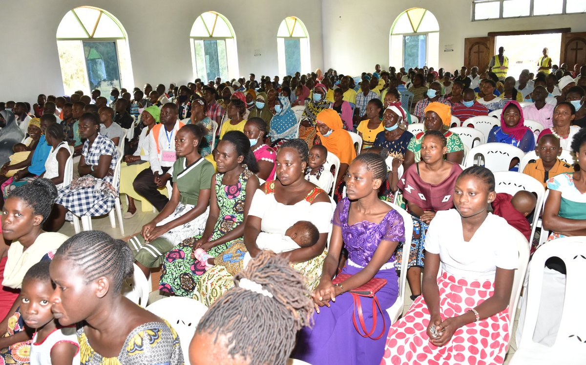 WilliamsRuto's tweet image. Live in harmony with one another. Do not be proud, but be willing to associate with people of low position. Do not be conceited — Romans 12:16.