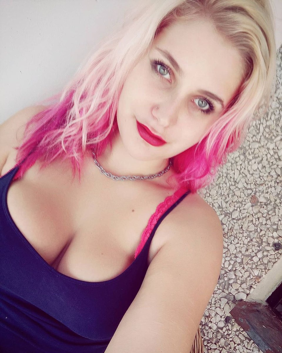 pavemiau10's tweet photo. Soft as silk 😍

#onlyfans #model https://t.co/4n30eoDTea
