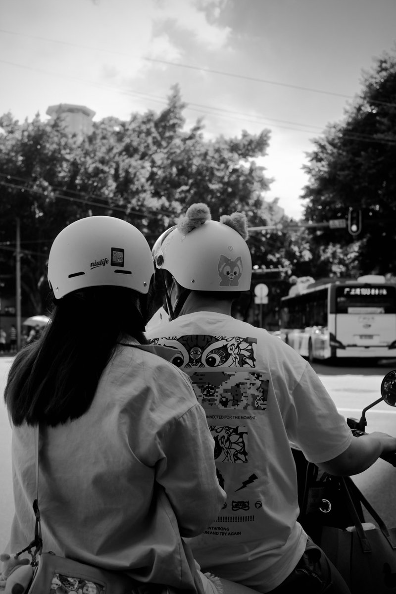 0_yip1213_CHN's tweet photo. #Guangzhou #China #Beijingroad #photooftheday #streetphotography #sunday https://t.co/Vv7Xu1ksCE