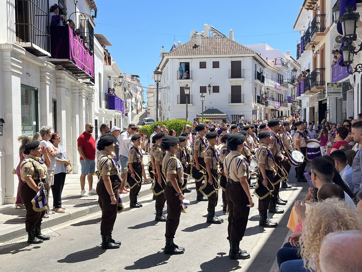 EmiliaTeacher's tweet photo. @Boinas_Negras pasa ya por delante de la tribuna de autoridades. @moraosalhgrande #diadejesus22 https://t.co/GbTwaq3pJI
