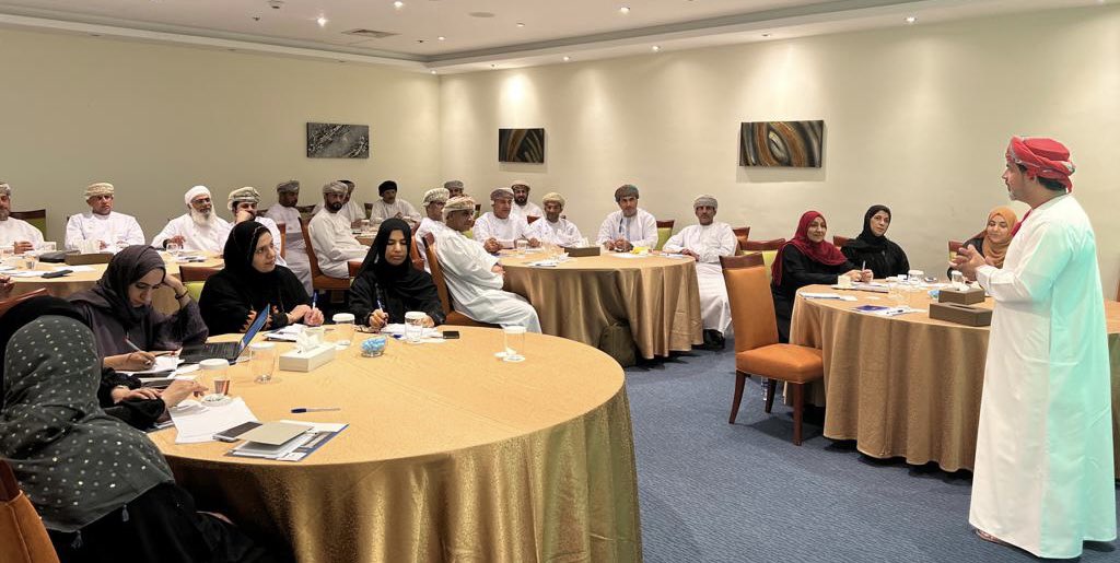 EduGovOman's tweet photo. #التربية_والتعليم |
تنفذ المديرية العامة للشؤون الإدارية ممثلة في دائرة التدريب والتأهيل البرنامج التدريبي"تفعيل مجالس أولياء الأمور والتواصل المجتمعي" يستهدف (٢٧) متدربًا من موظفي  دائرة إشراف الإدارة المدرسية ومن يمثلهم بالمحافظات التعليمية، يستمر البرنامج إلى 30 يونيو. https://t.co/Qg8wVzjMKg