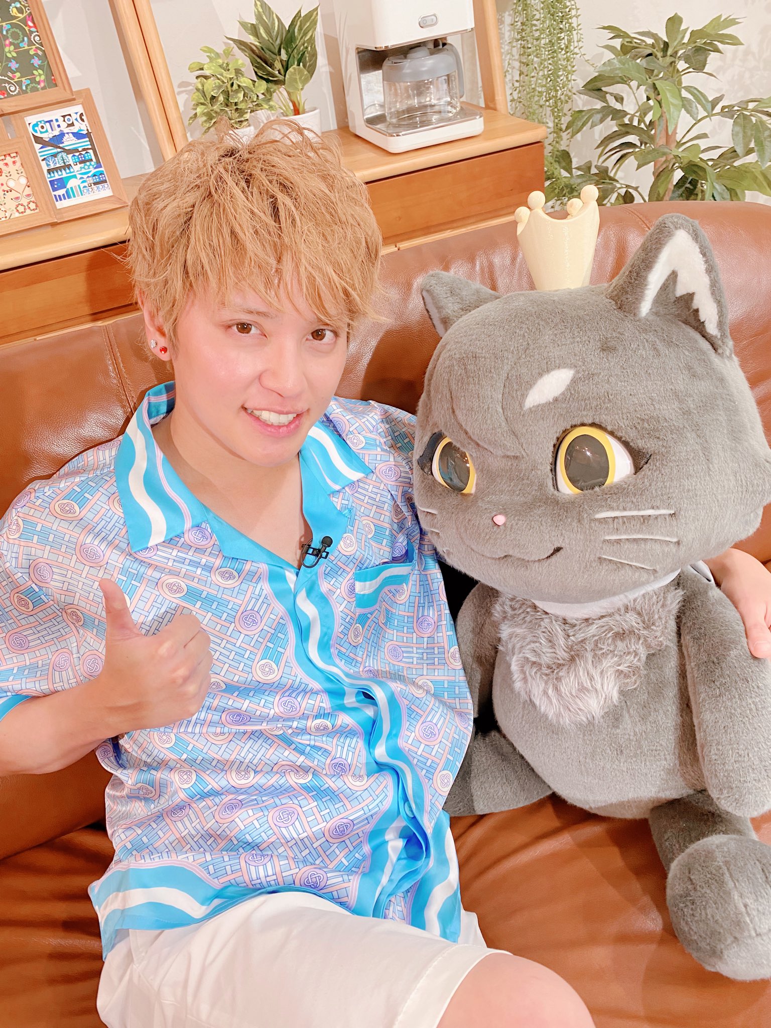 手越祐也 今日はg1の宝塚記念ー ということで なんとグリーンチャンネルの競馬場の達人という番組で競馬について話したり馬券買ったり収録してきましたー ずっと好きだったけど競馬の番組に出る日がくるとは 笑 オンエア日や詳細は改めてお伝え