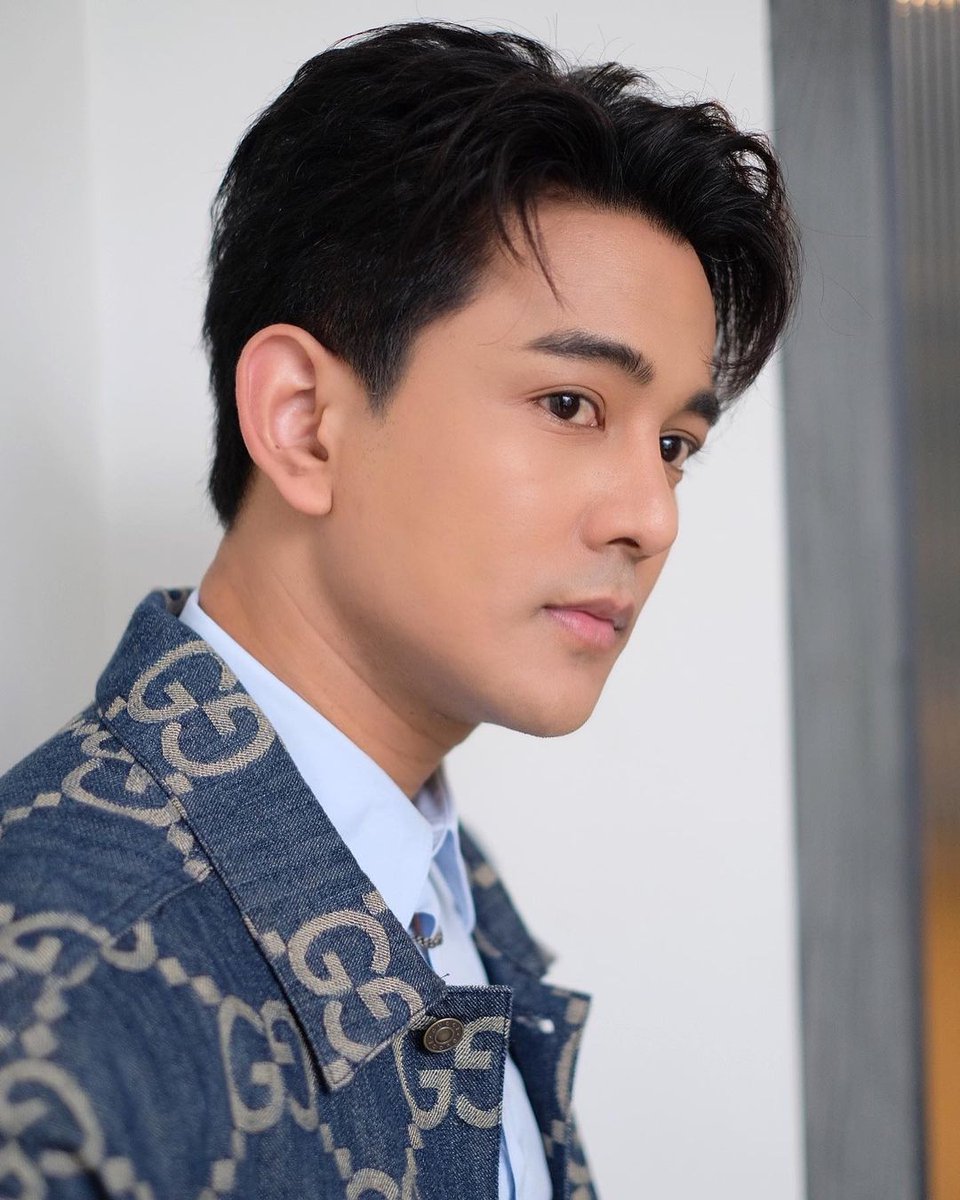 รูปเซ็ตนี้คือดี หล่อมากค้าบ~ 🤏🏻💙

#GUNNAPAT
Cr bew_makeup