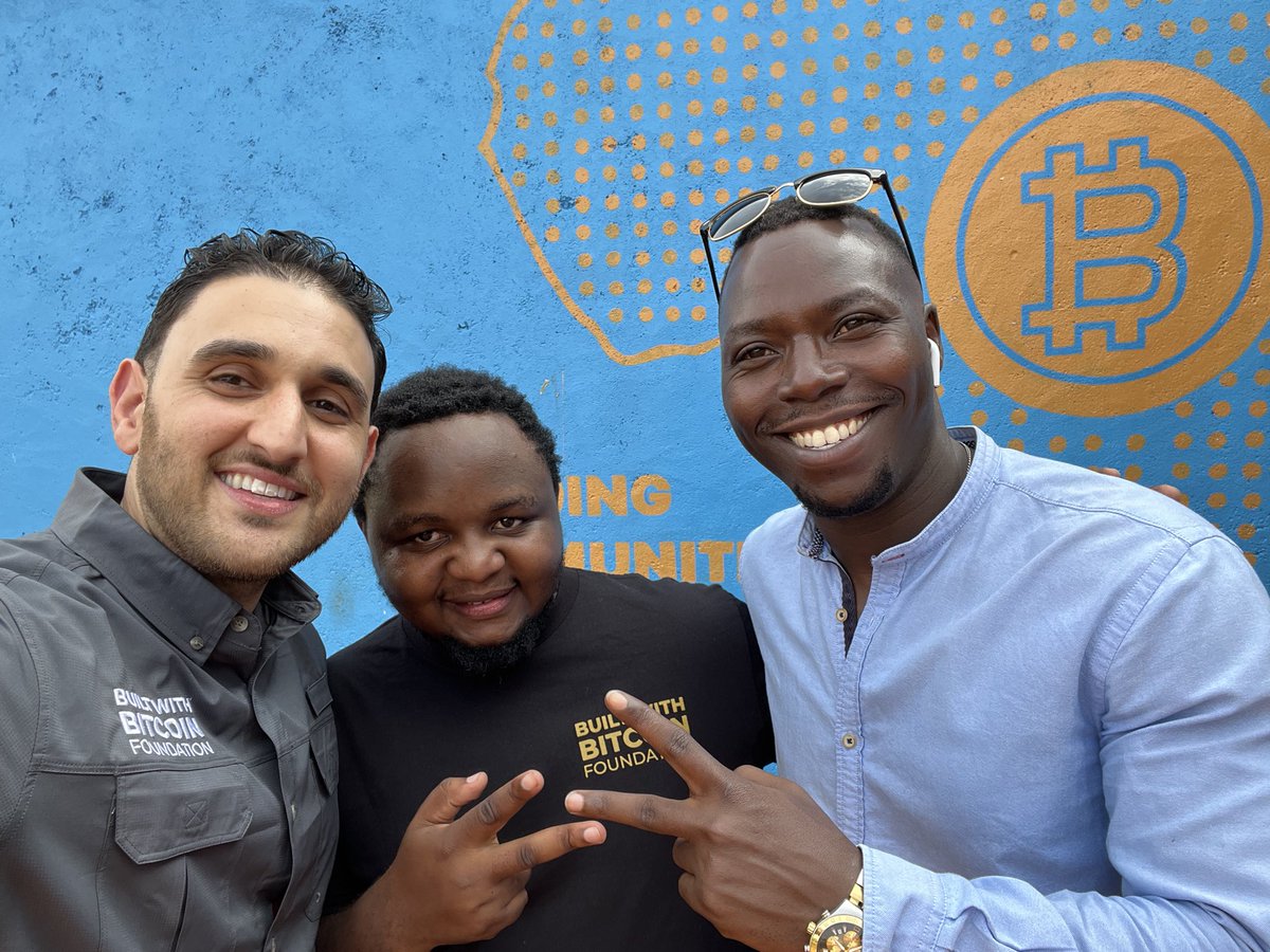 SatGlober01's tweet photo. #bitcoin ne sert à rien ? Détrompez-vous, il aide à construire des écoles et permettre à des milliers d’enfants d’accéder à l’éducation, gratuitement. J’ai eu l’honneur de visiter Built With Bitcoin School avec @YusufBWB qui fait une excellente preuve de travail en Afrique. https://t.co/nnIKHUWrI3