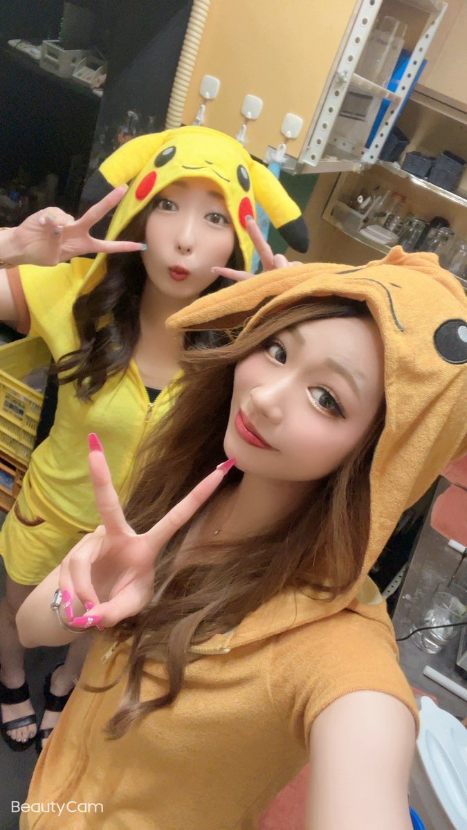 AHKAHS1223's tweet photo. 今日もラストイベントやってます🙋‍♀️
 #アーカーズ豊田 #ガールズバー #お迎え無料 #ahkahs #ポケパラ https://t.co/lKvL9tAHKS