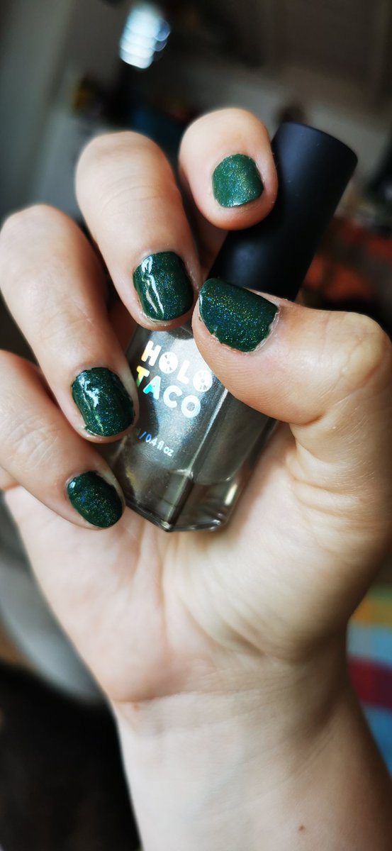 SneezyFey's tweet photo. I mean... Yes... Hmm... My nails look like 💩💩💩 so I hope using HT colab polish with linear holo won't insult @nailogical or #juliensolomita but.... Yeah.. Hmm but.. I LOVE @holotaco since first collection to present day, still amazing! https://t.co/8p1qibPIX3
