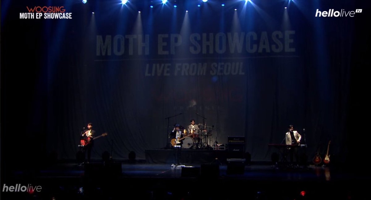 PamLoBar's tweet photo. Eles tão juntinhos gente, eles tão juntinhos de novo e meu coração ta mais quentinho!
#TheRose #더로즈
#MothEPShowCase
#Woosung #WOOSUNGMOTH #WOOSUNGinSeoul https://t.co/U8wRlZxxfc