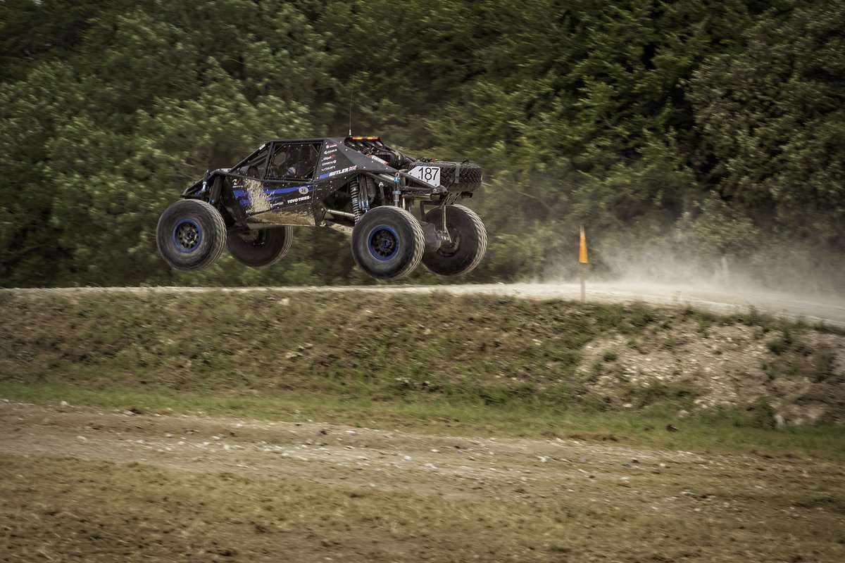 gunhillstudios1's tweet photo. Rob Butler and his marvellous machine in the off road territory near the top of the hill #fos #fos2022 #offroadarmoury #robbutler #dusty #goodwood #festival of speed https://t.co/VatGA5PuGO