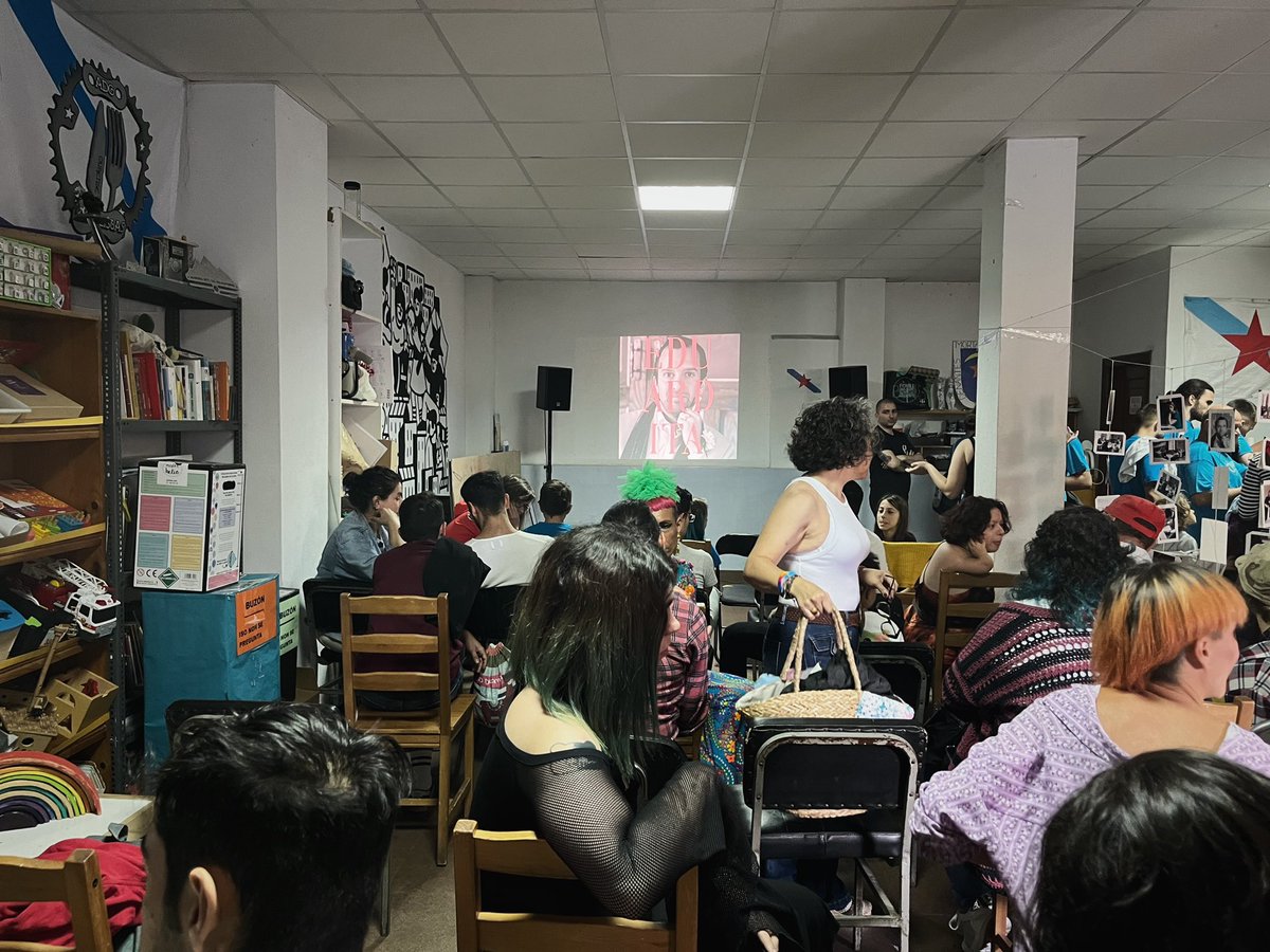 CizallaC's tweet photo. Xa estamos preparades para a estrea! https://t.co/BAbhuJnf0I